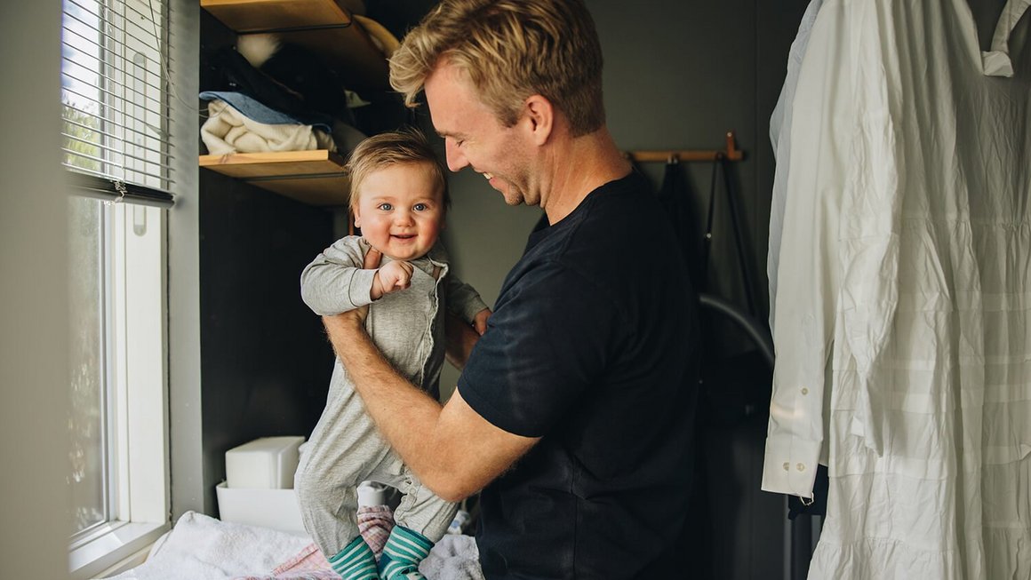 Vater mit Kind – In der Elternzeit Vater mit Kind – In der Elternzeit